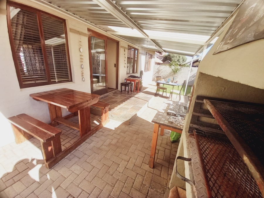 2 Bedroom Property for Sale in Vaalpark Free State